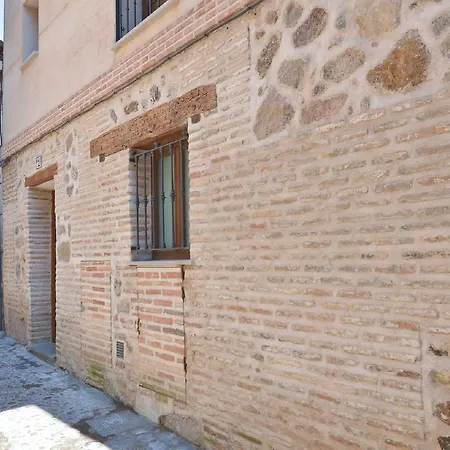 La Casa Del Grial *