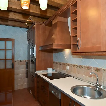 La Casa Del Grial