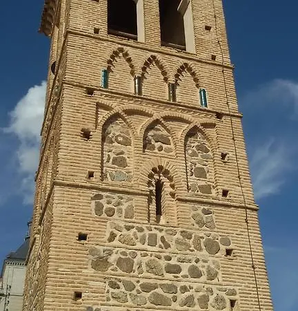 La Casa Del Grial *