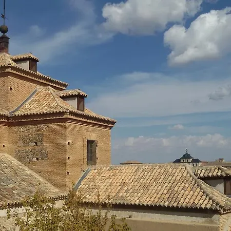 La Casa Del Grial