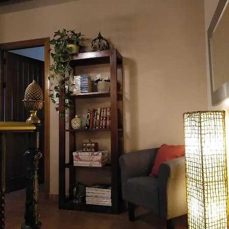 La Casa Del Grial